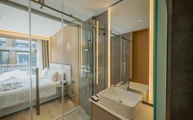 โรงแรมริเวอร์ตัน