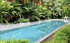 โรงแรมริเวอร์ตัน